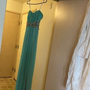 Ball Gown/ Prom Dress
